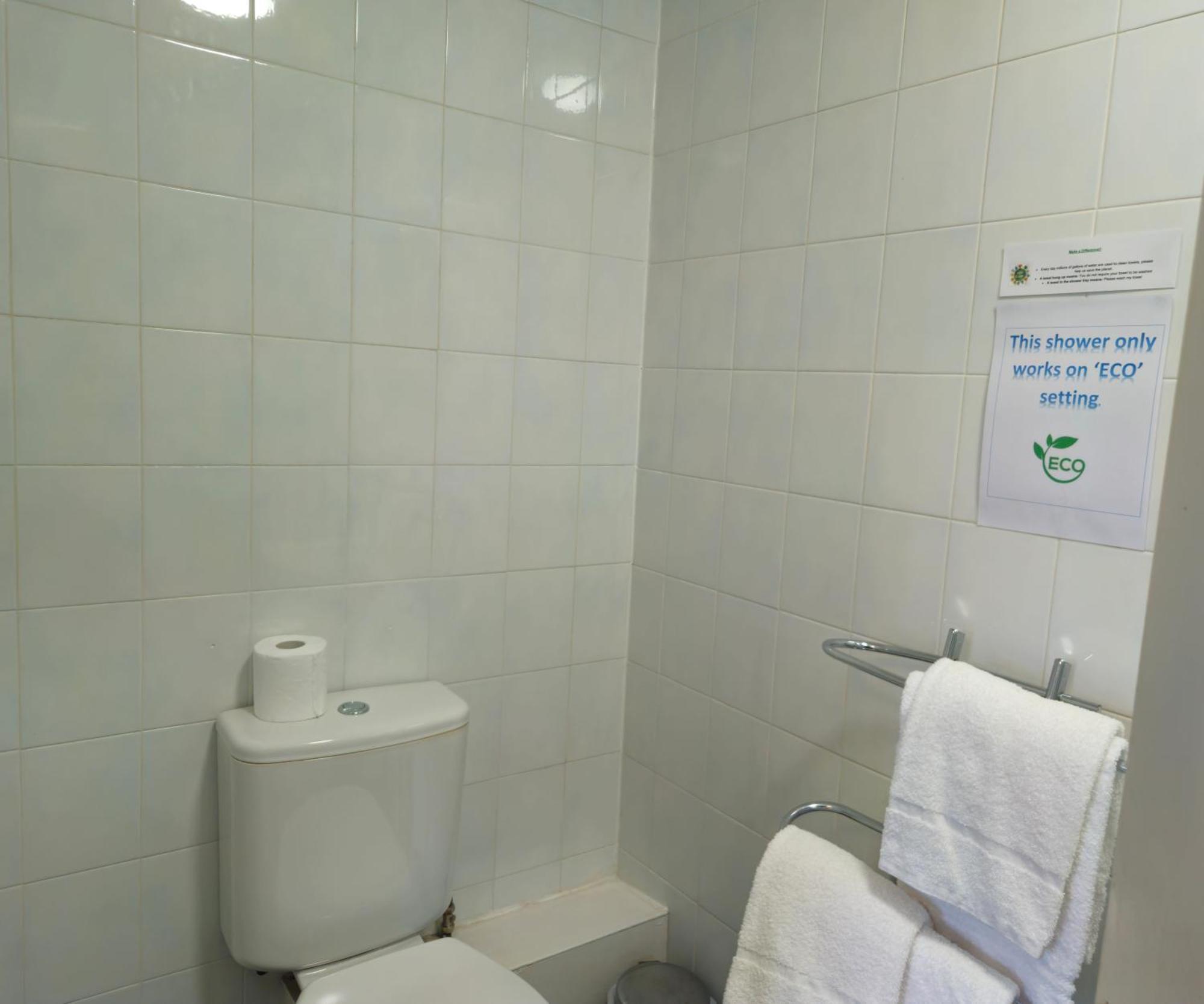 The County Hotel - Self Check-In, Ultra Fast Wi-Fi, Free Parking, Central Location Selkirk Eksteriør billede
