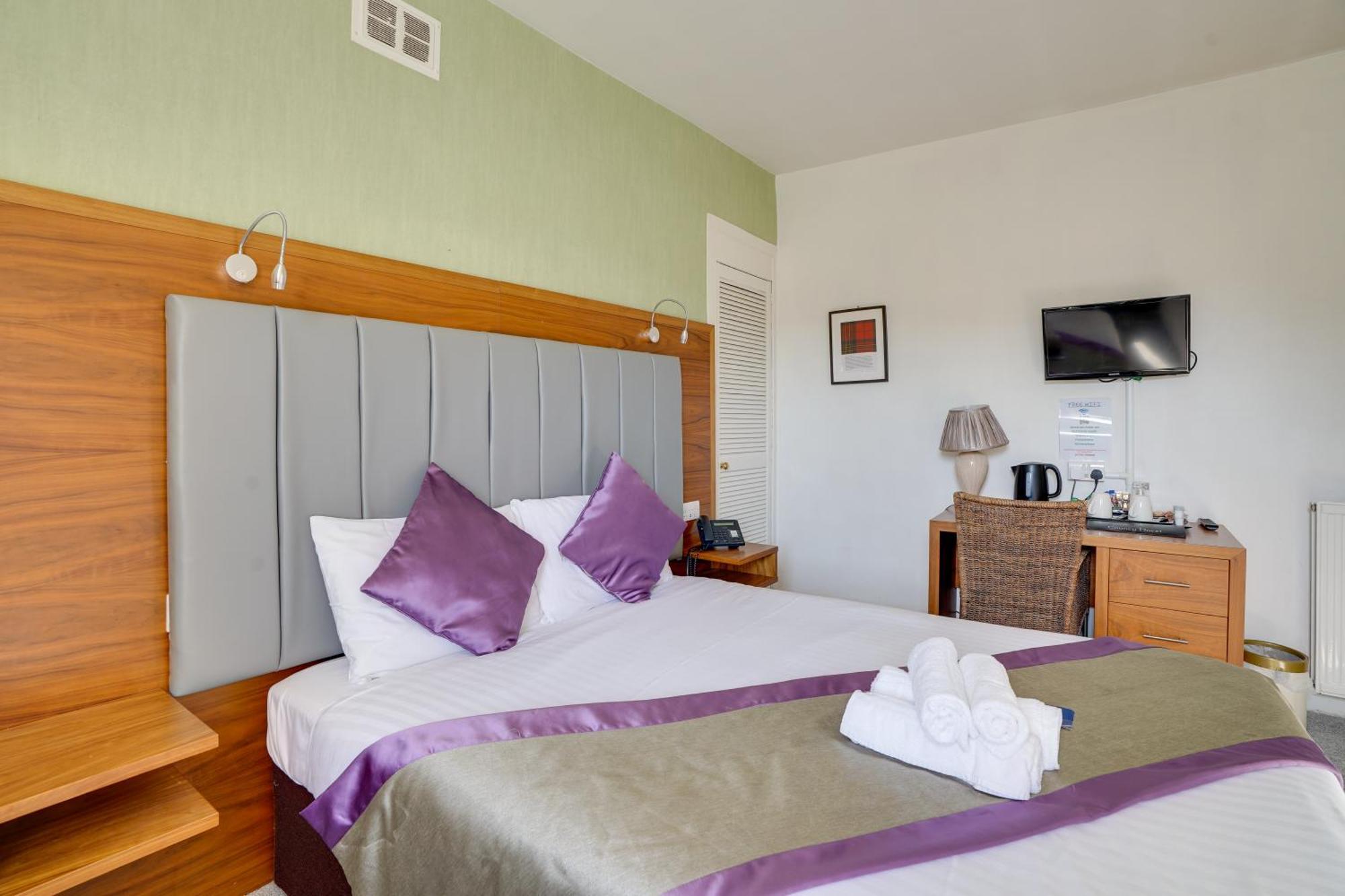 The County Hotel - Self Check-In, Ultra Fast Wi-Fi, Free Parking, Central Location Selkirk Eksteriør billede