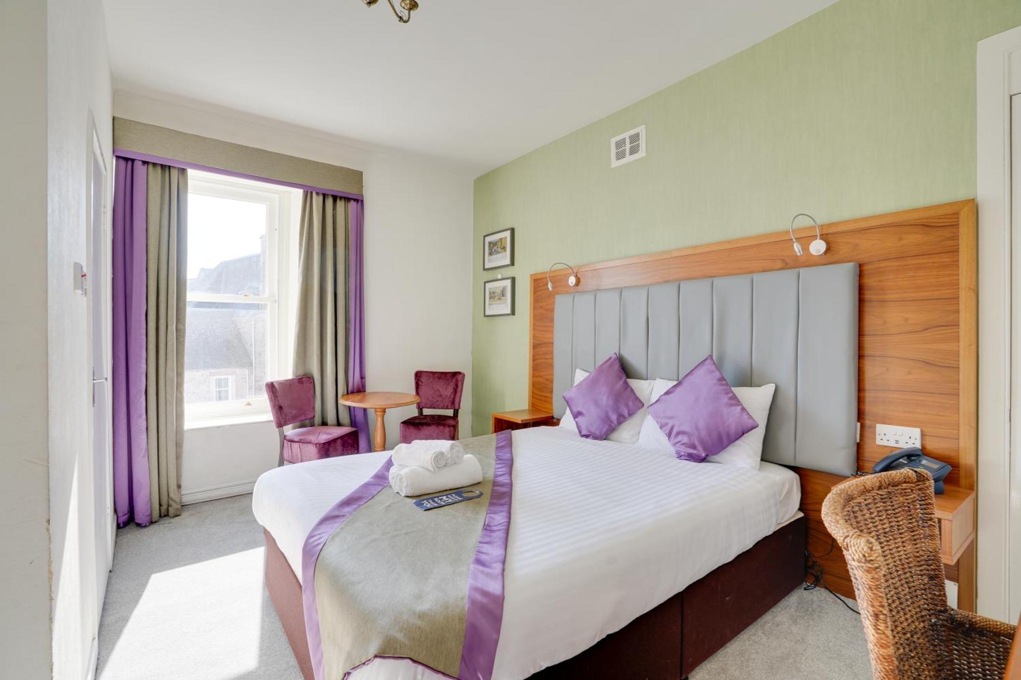 The County Hotel - Self Check-In, Ultra Fast Wi-Fi, Free Parking, Central Location Selkirk Eksteriør billede