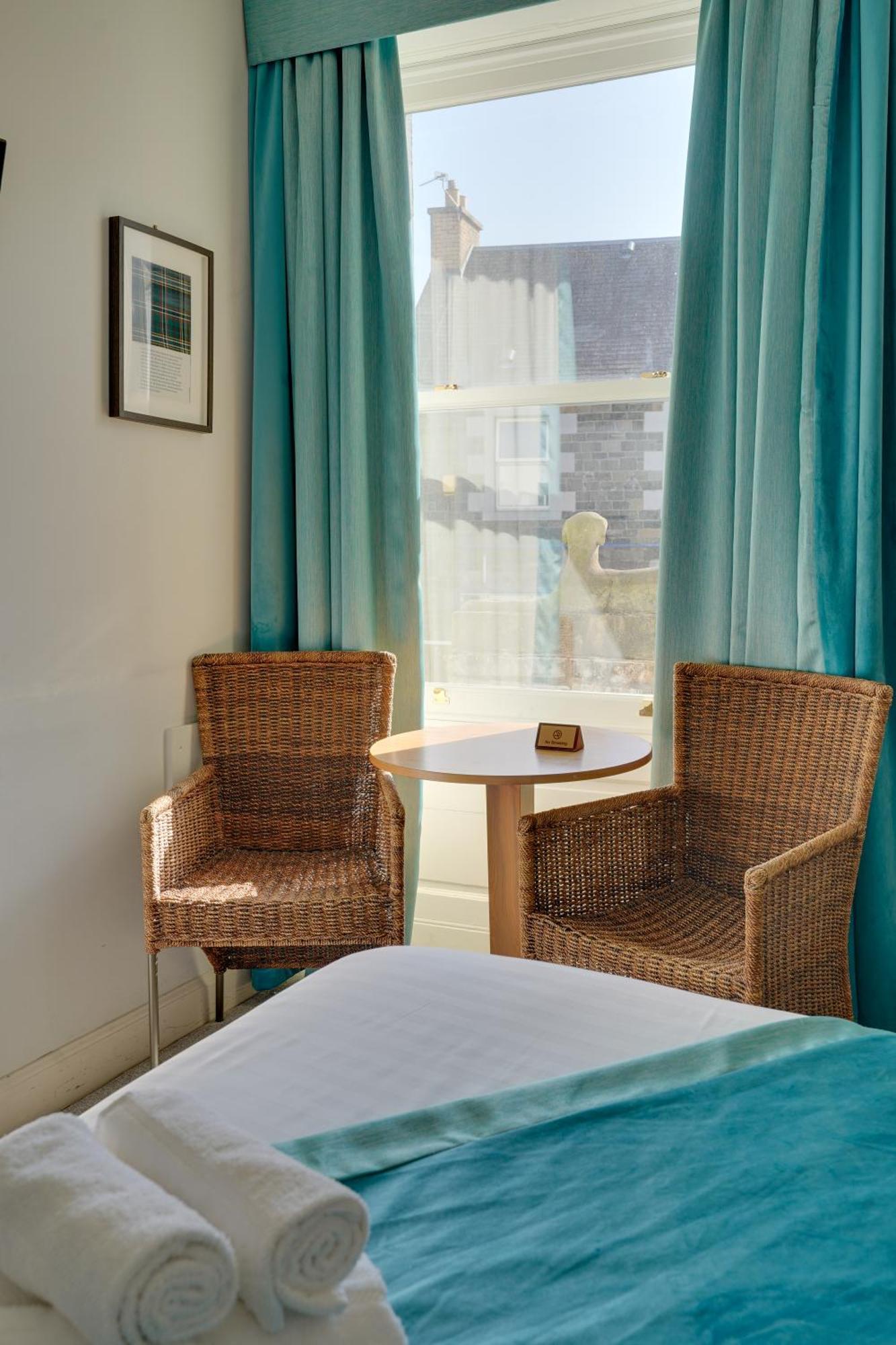 The County Hotel - Self Check-In, Ultra Fast Wi-Fi, Free Parking, Central Location Selkirk Eksteriør billede