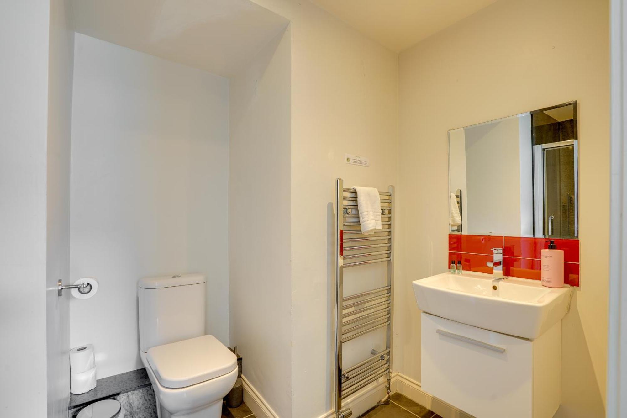 The County Hotel - Self Check-In, Ultra Fast Wi-Fi, Free Parking, Central Location Selkirk Eksteriør billede