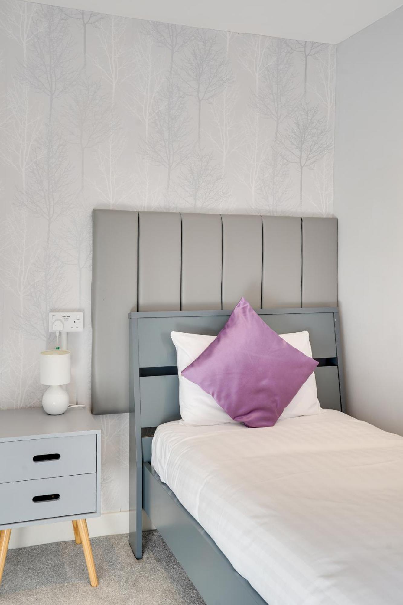 The County Hotel - Self Check-In, Ultra Fast Wi-Fi, Free Parking, Central Location Selkirk Eksteriør billede