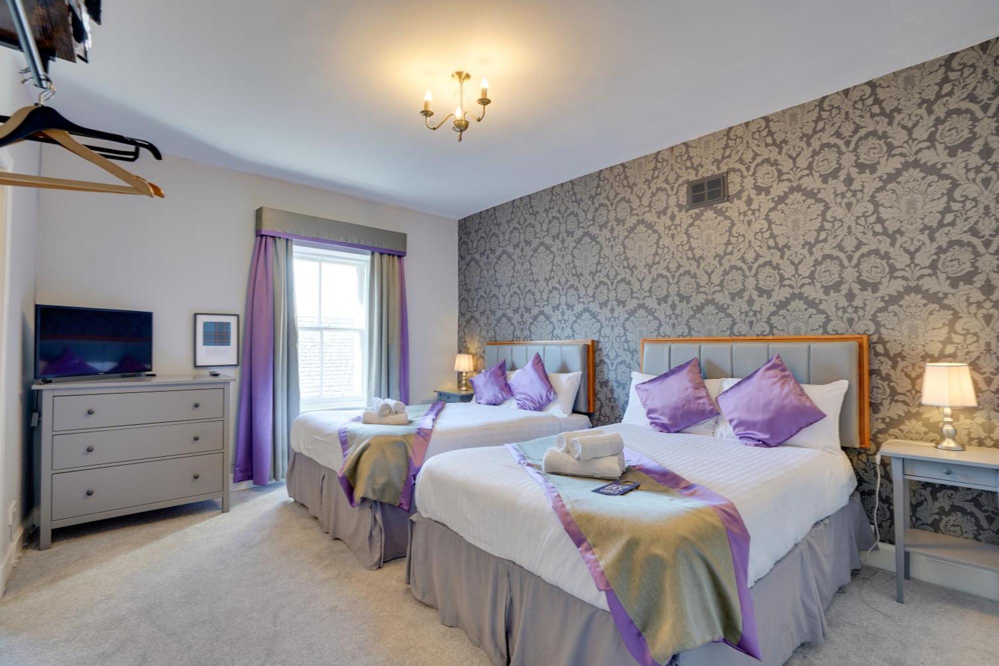 The County Hotel - Self Check-In, Ultra Fast Wi-Fi, Free Parking, Central Location Selkirk Eksteriør billede