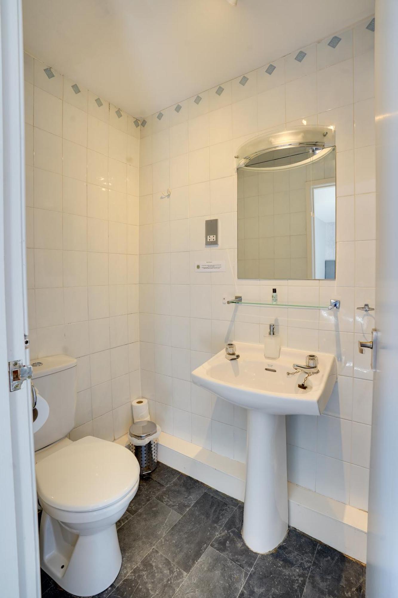 The County Hotel - Self Check-In, Ultra Fast Wi-Fi, Free Parking, Central Location Selkirk Eksteriør billede