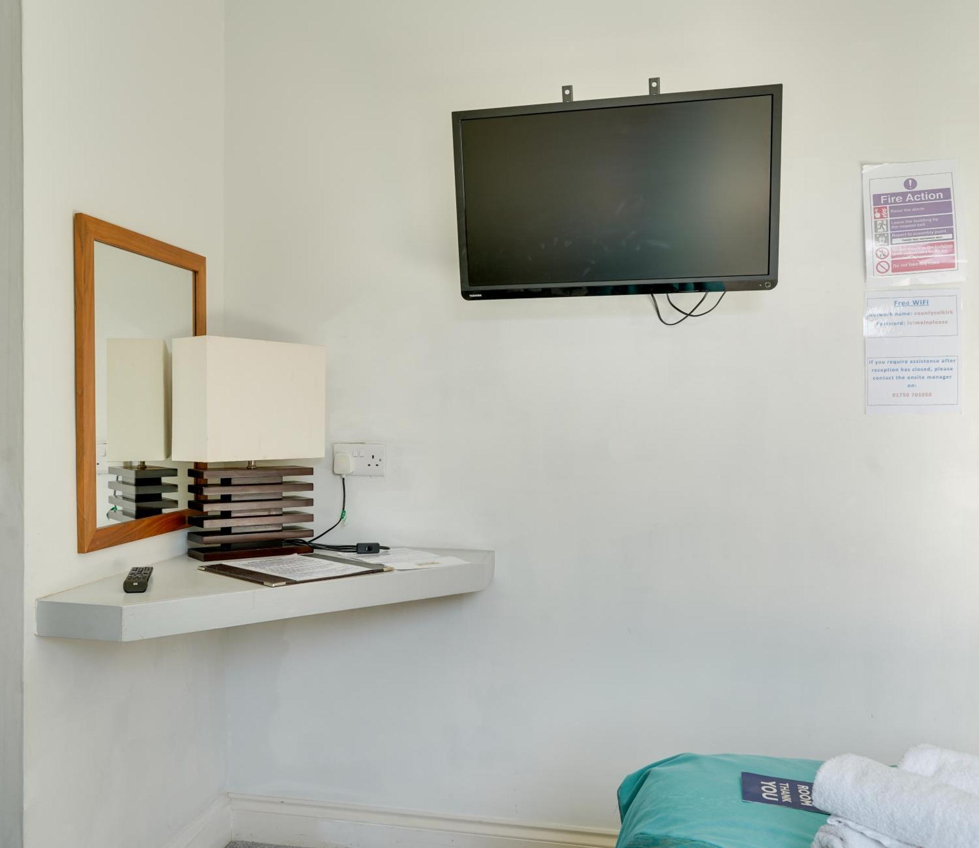 The County Hotel - Self Check-In, Ultra Fast Wi-Fi, Free Parking, Central Location Selkirk Eksteriør billede