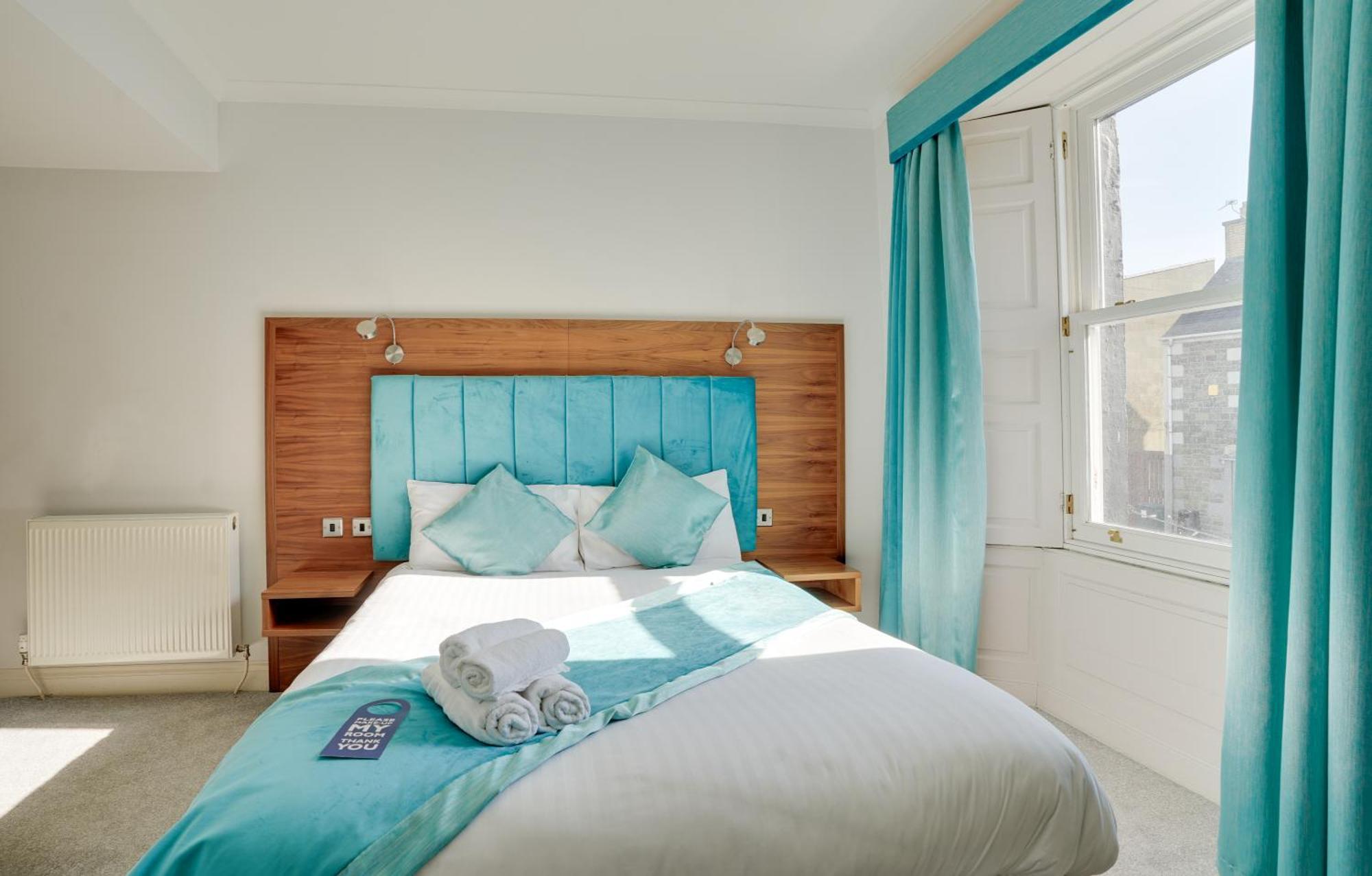 The County Hotel - Self Check-In, Ultra Fast Wi-Fi, Free Parking, Central Location Selkirk Eksteriør billede